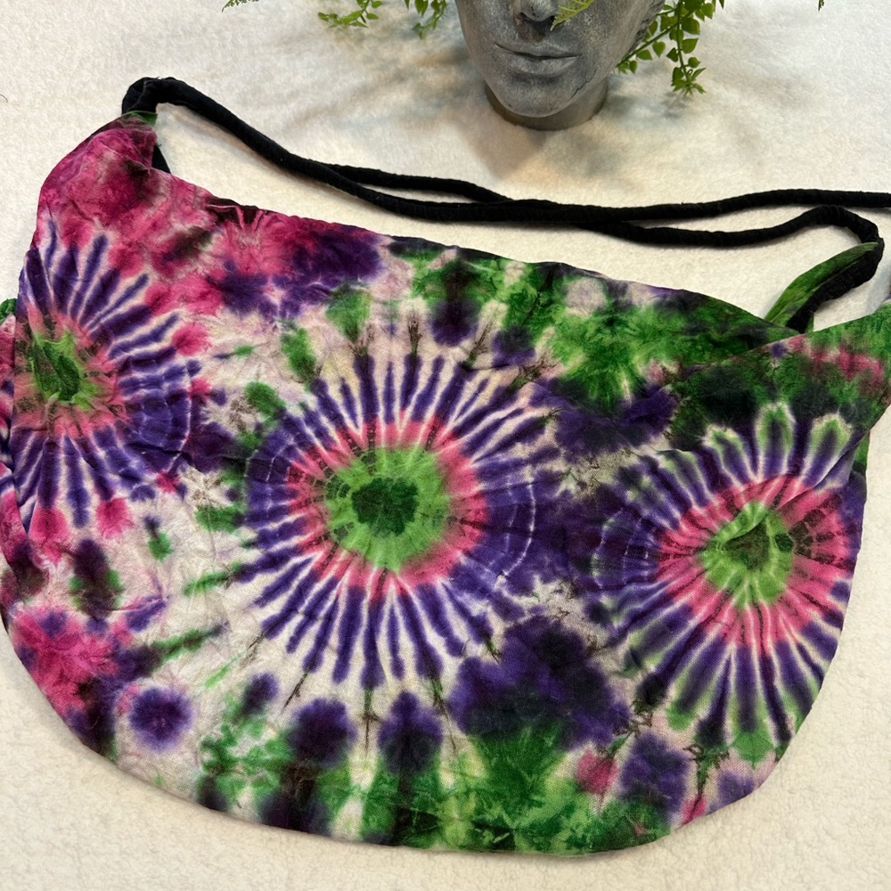 Tie Dye Duffle w/ Zipper - Interior Side Pocket 🌻